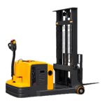 APILADOR ELECTRICO REACH TRUCK 800 KG 2.5 Mts
